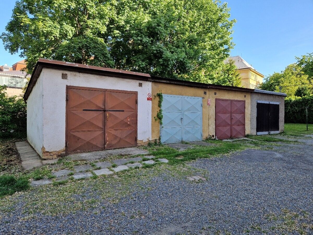 Garáže, Opava, 746 01