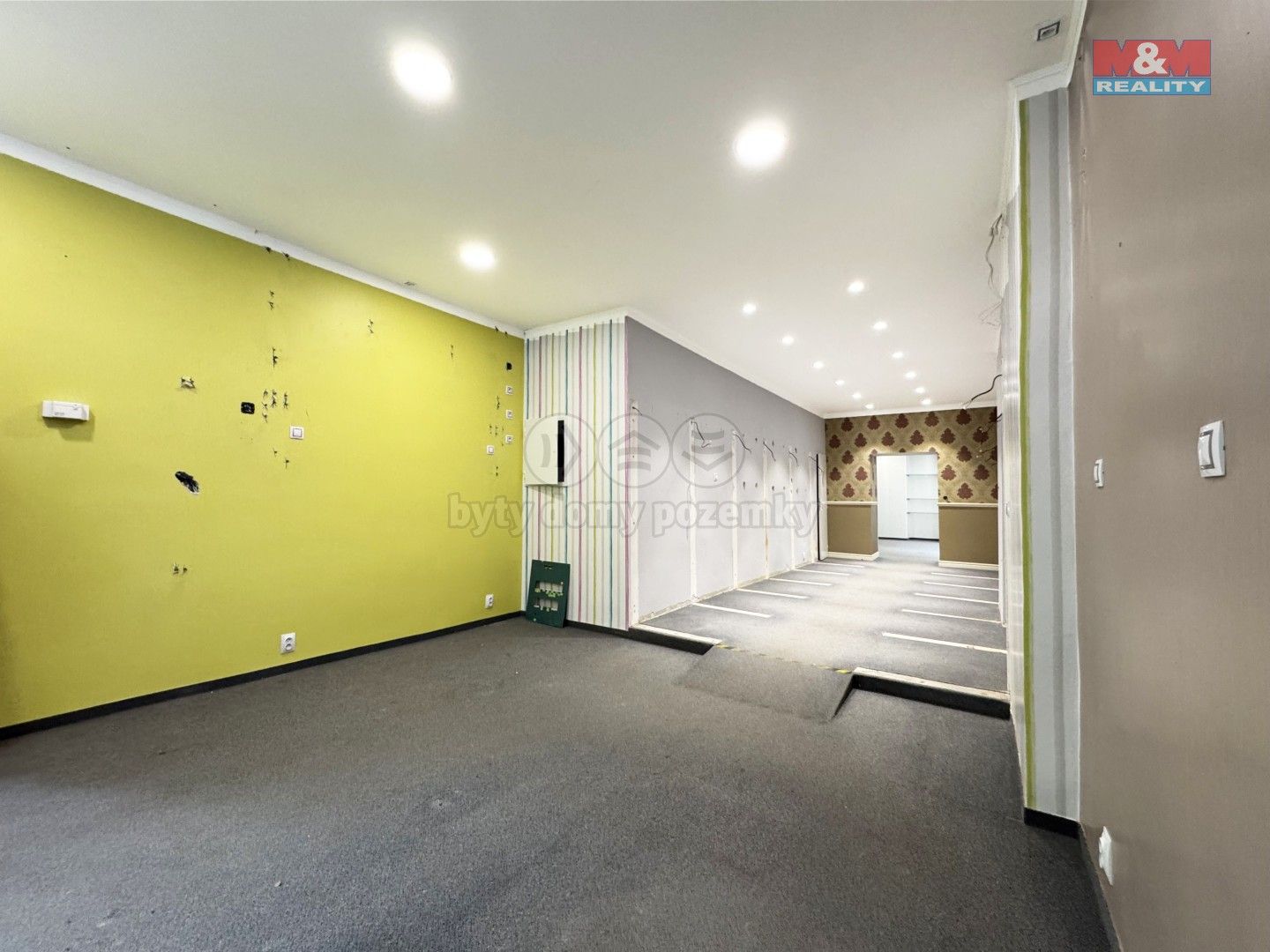 Pronájem obchodní prostory - Moskevská, Karlovy Vary, 70 m²