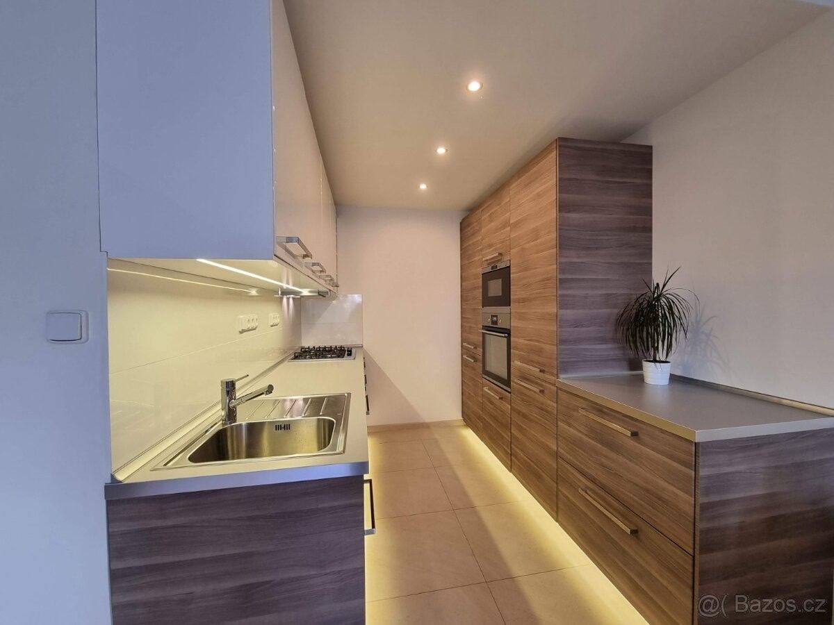 Pronájem byt - Praha, 149 00