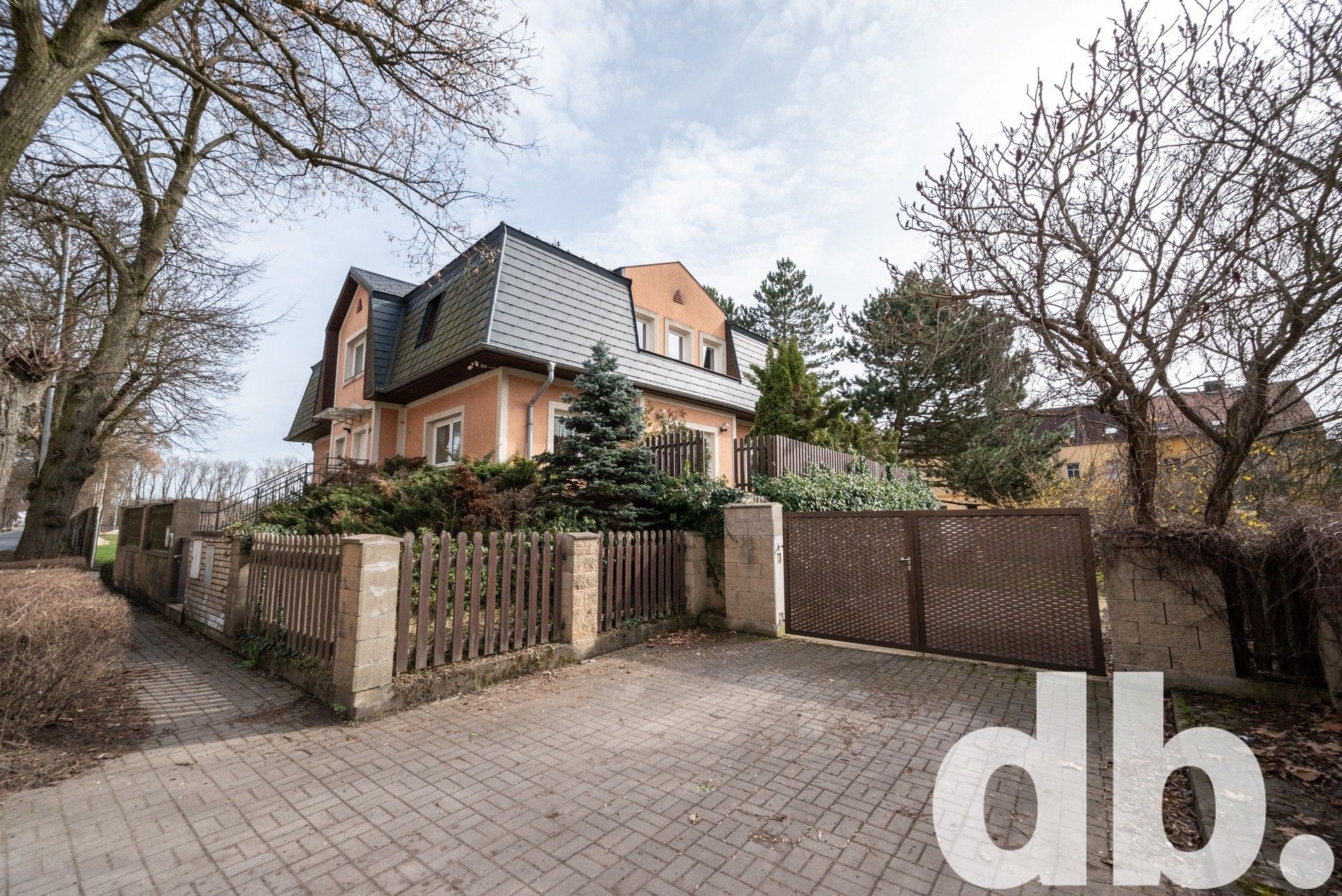 Prodej rodinný dům - Vančurova, Karlovy Vary, 260 m²