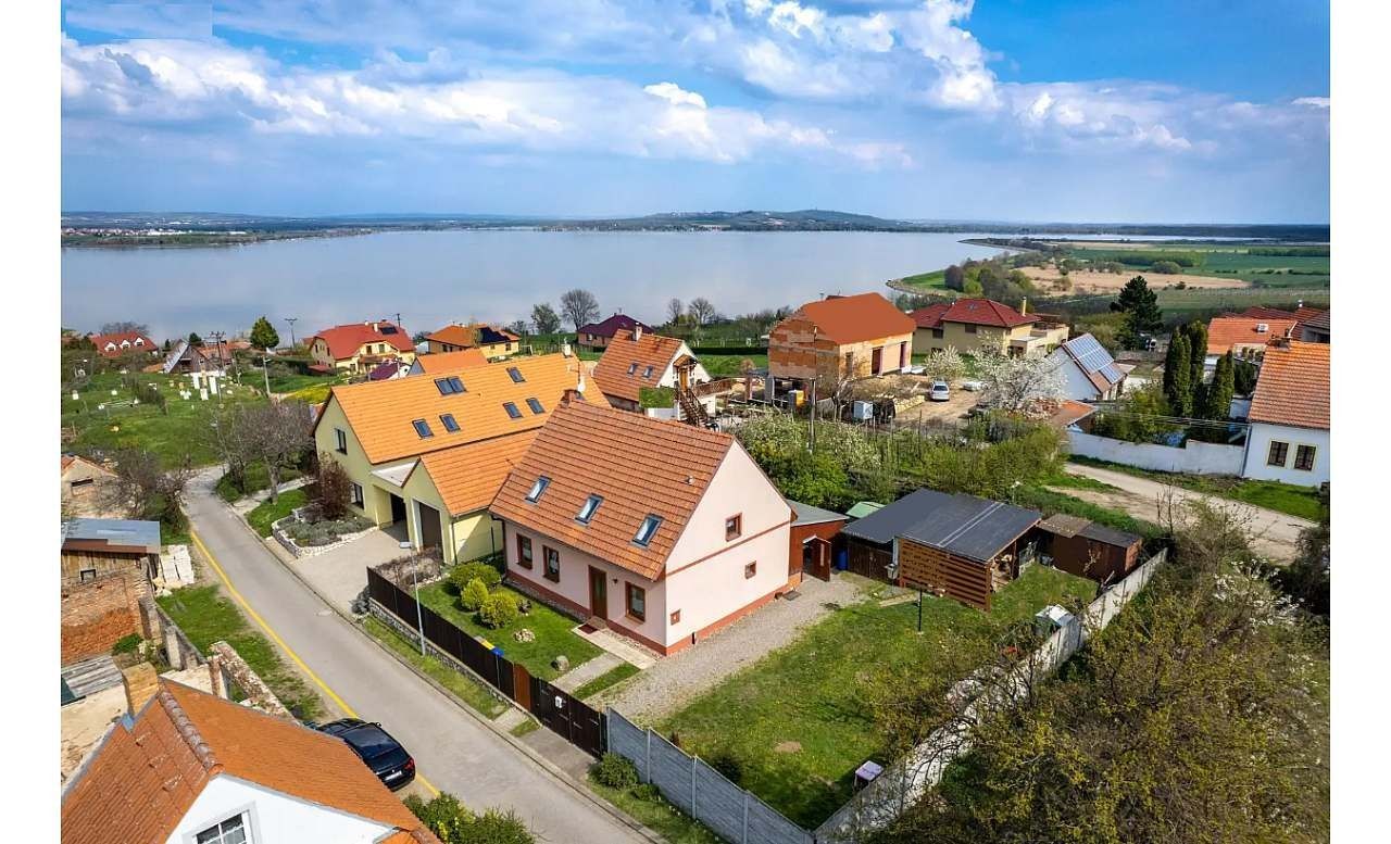 Chaty, Pavlov - Pavlov u Dolních Věstonic, Jihomoravský kraj - 1