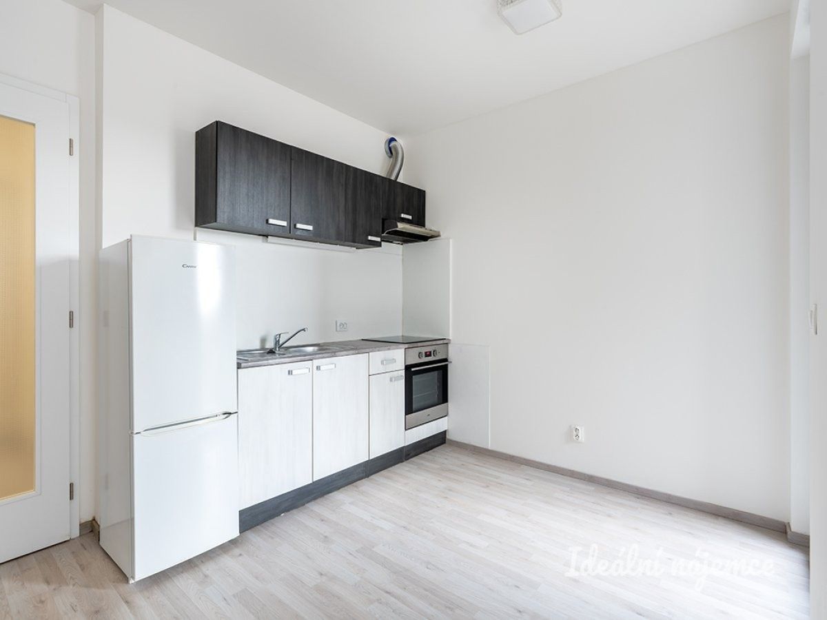 1+kk, Strnadových, Praha, 34 m² - 2