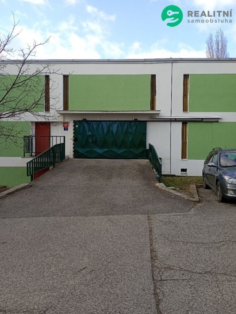 Garáže, Pavrovského, Praha, 18 m²