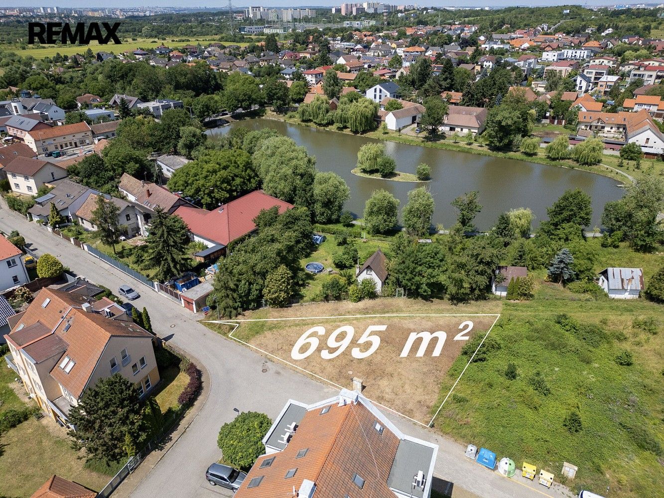 Pozemek pro bydlení, 695 m²