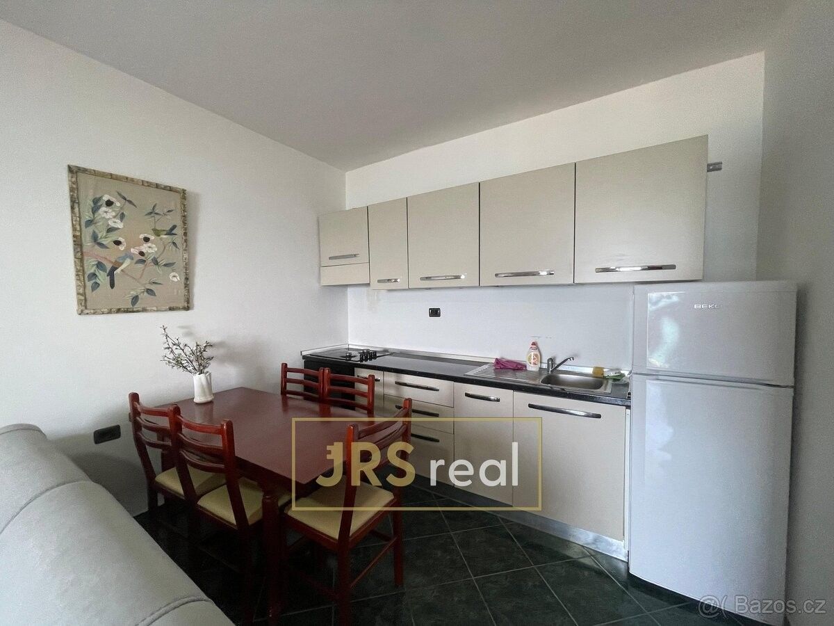 Byty, 987 66, Zahraničí