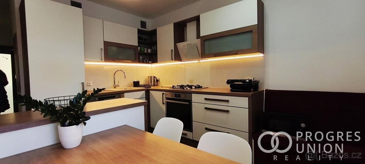 Byty, Jarcová, 757 01