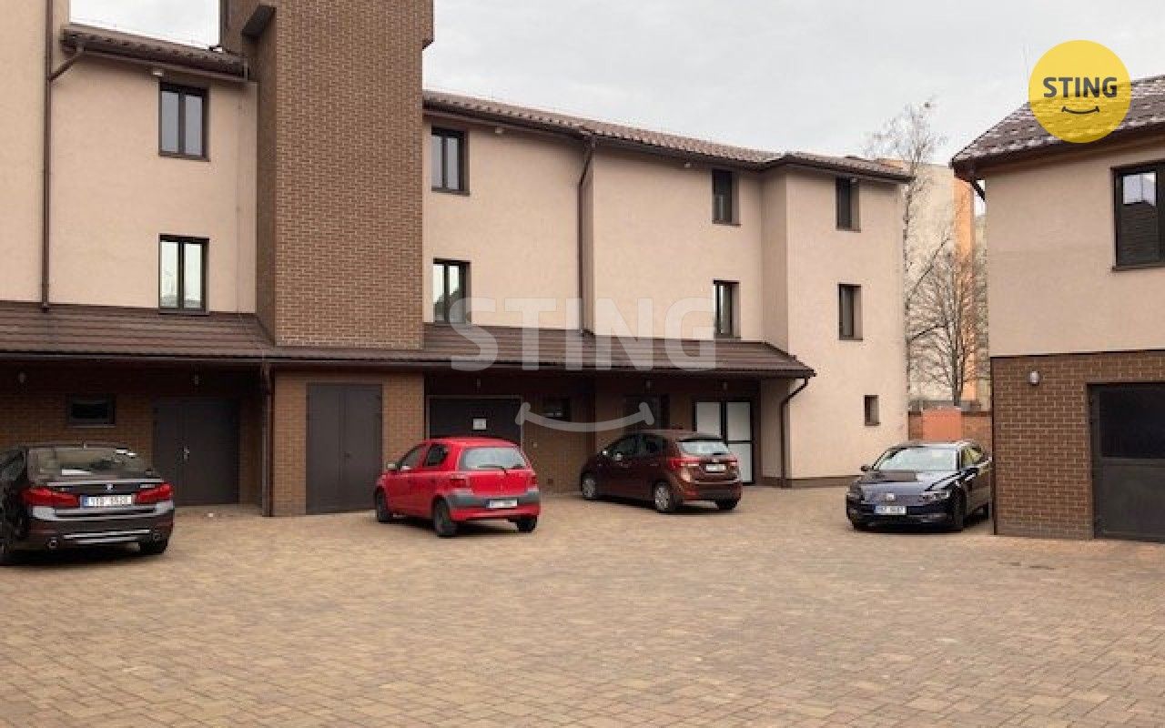 Sklady, Ostravská, Český Těšín, 230 m² - 2