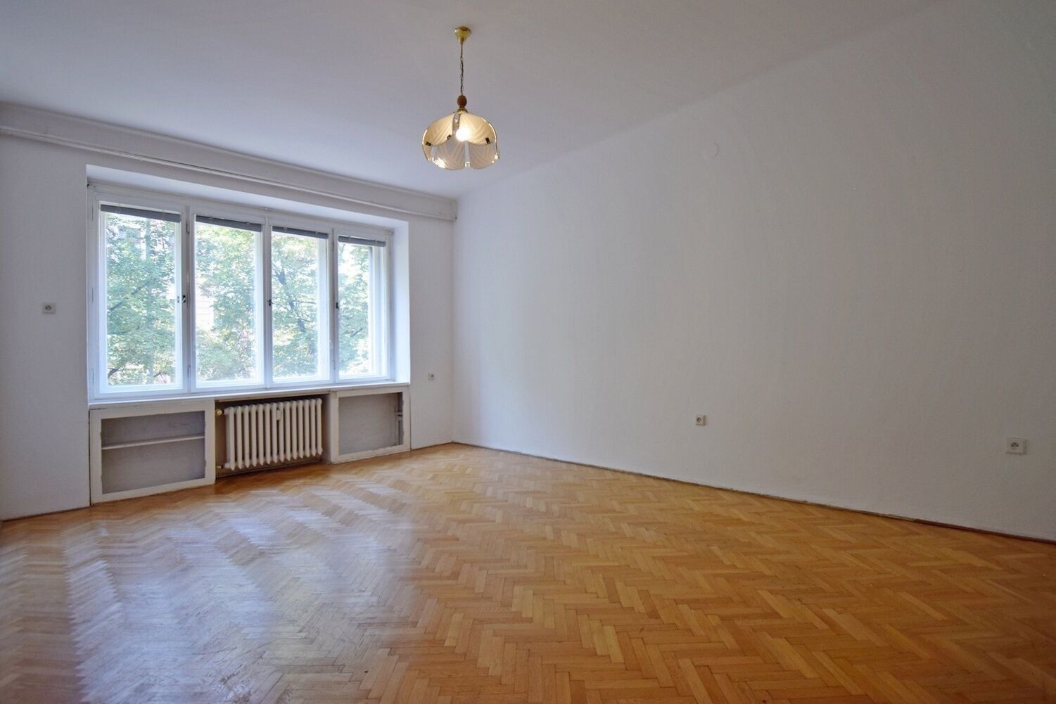Pronájem byt 1+kk - Londýnská, Praha, 38 m²
