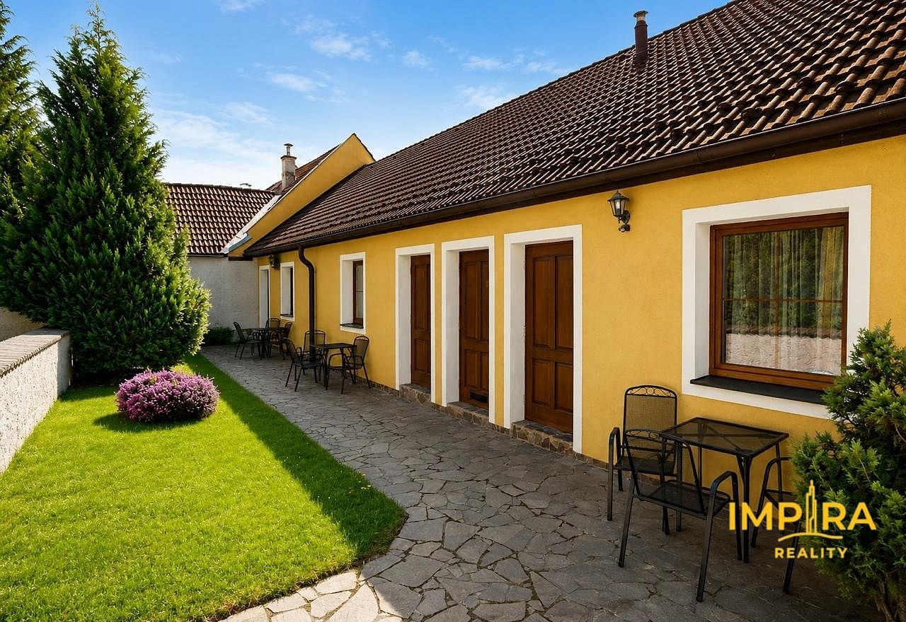 Činžovní domy, Hradecká, Nová Bystřice, okres Jindřichův Hradec, 2 434 m² - 1