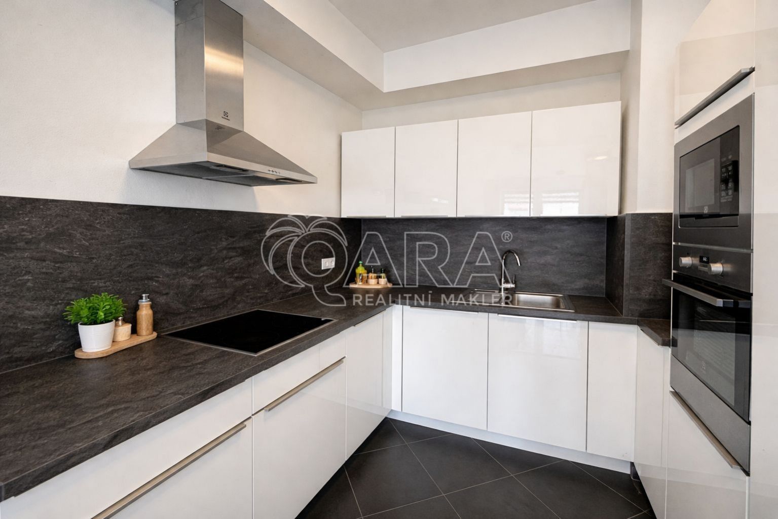 Byt 2+kk · 58 m² · Toufarova  , Praha - 4