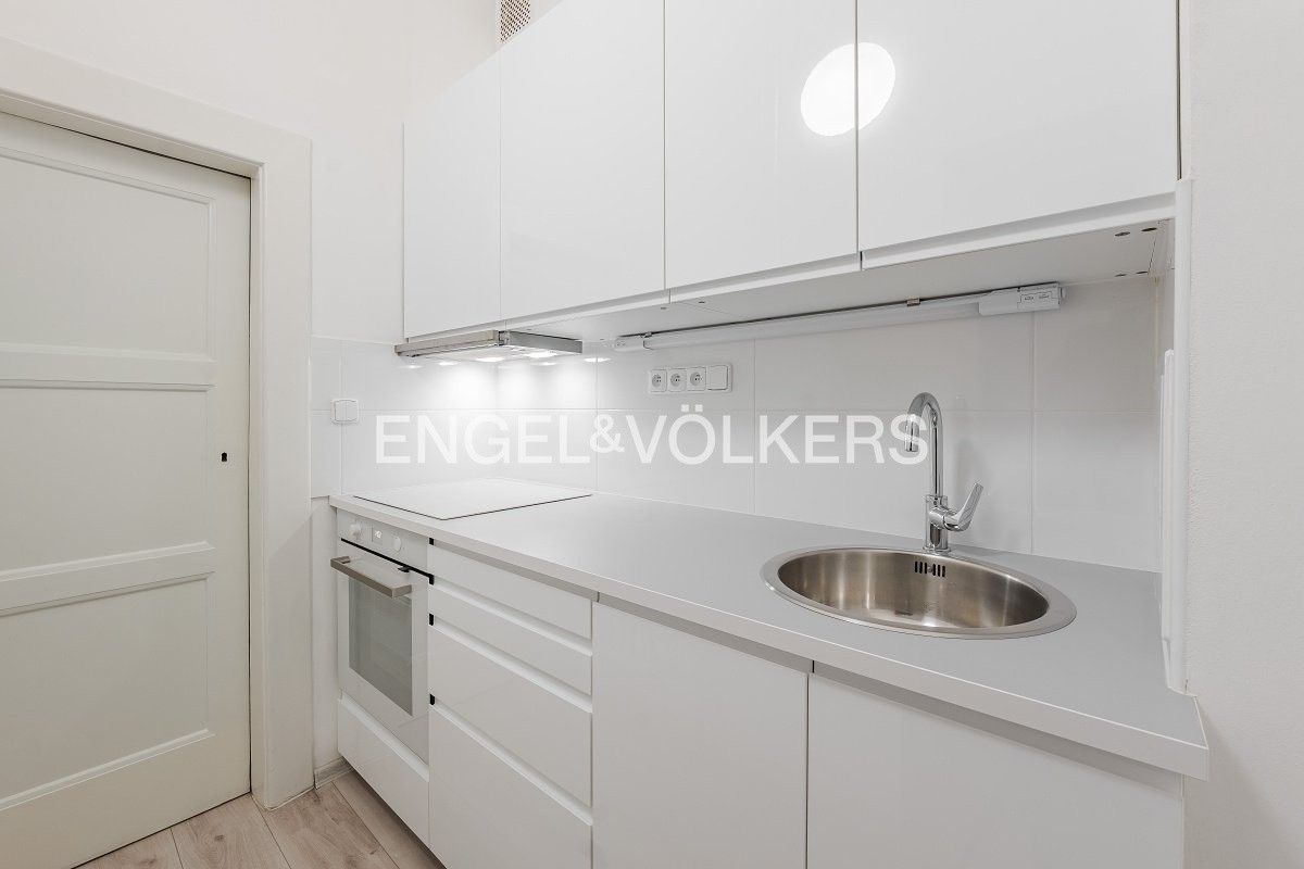 Pronájem byt 2+kk - Na louži, Praha, 50 m²