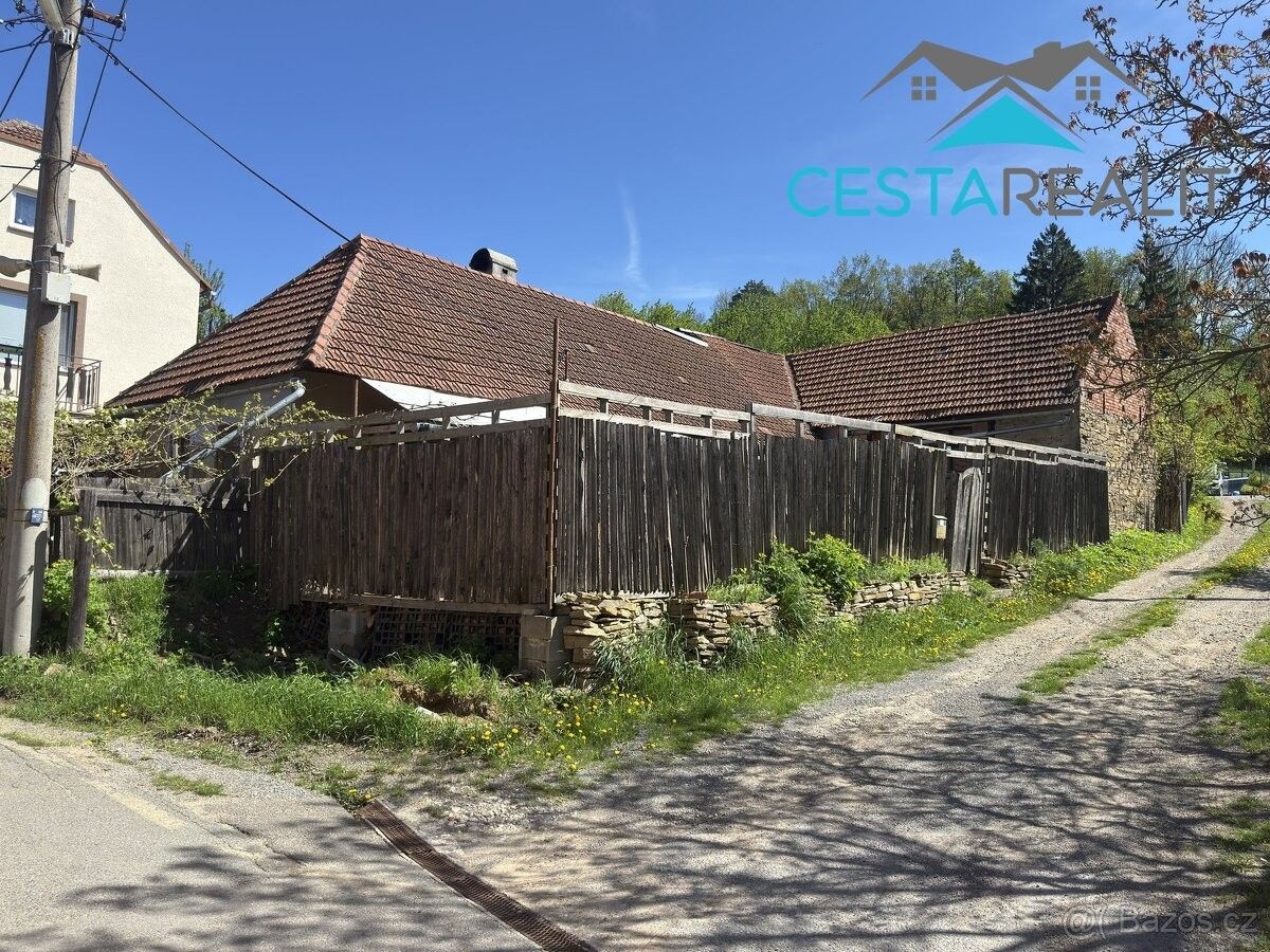 Prodej rodinný dům - Blatnice pod Svatým Antonínkem, 696 71