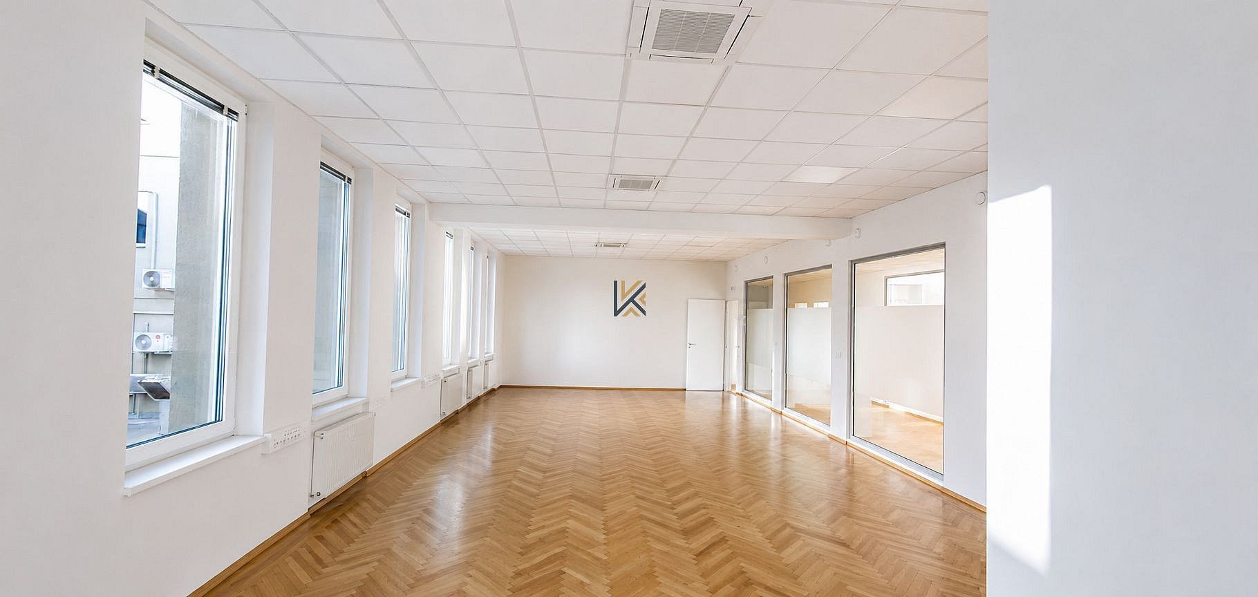 Kancelář, 280 m²