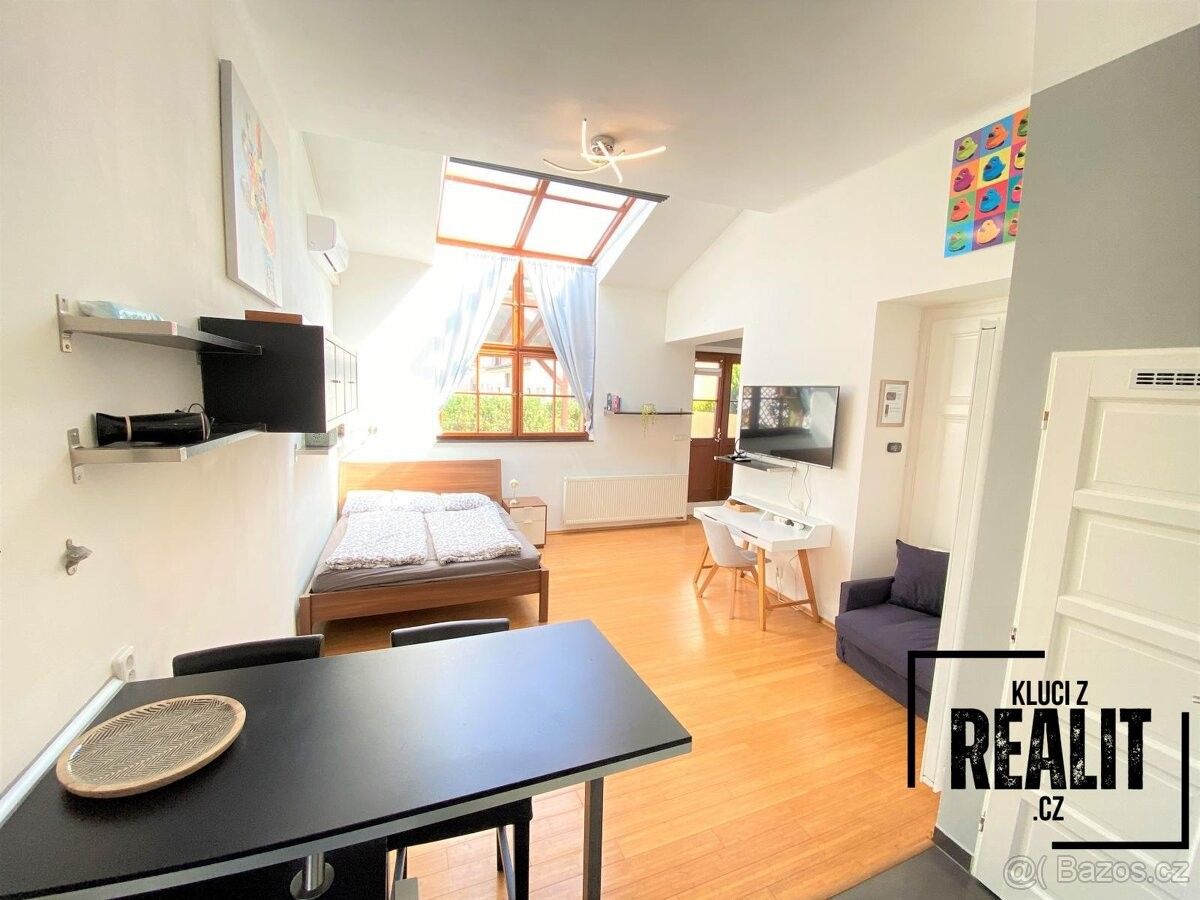 Pronájem byt - Praha, 118 00