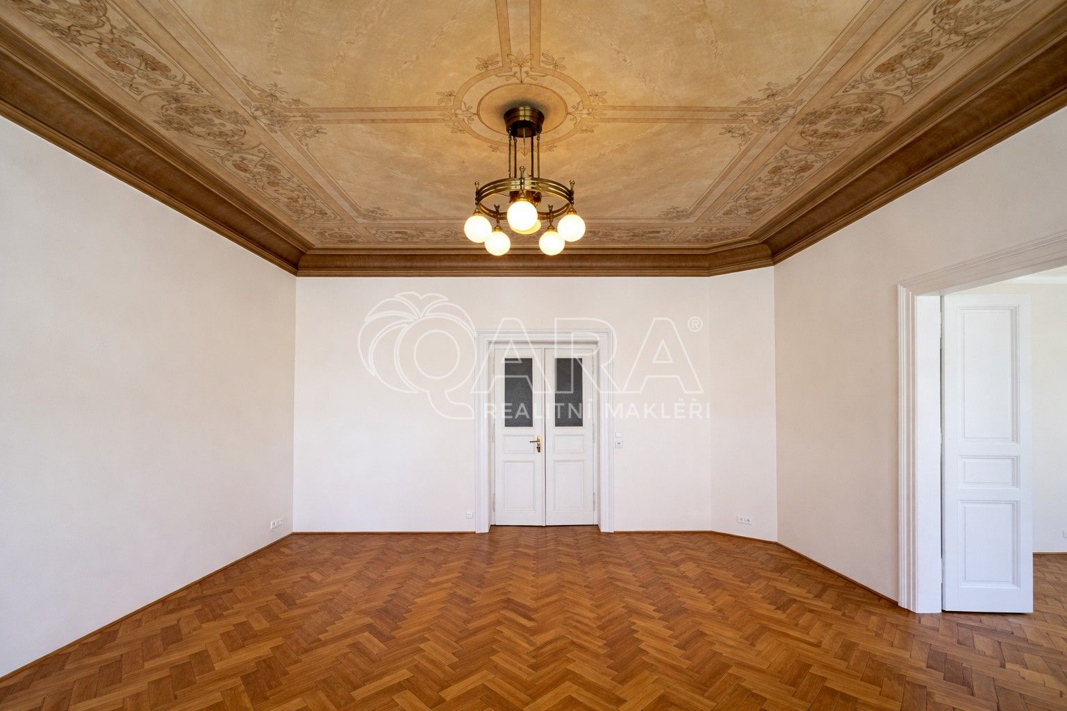 4+1, Pařížská, Praha, 151 m²