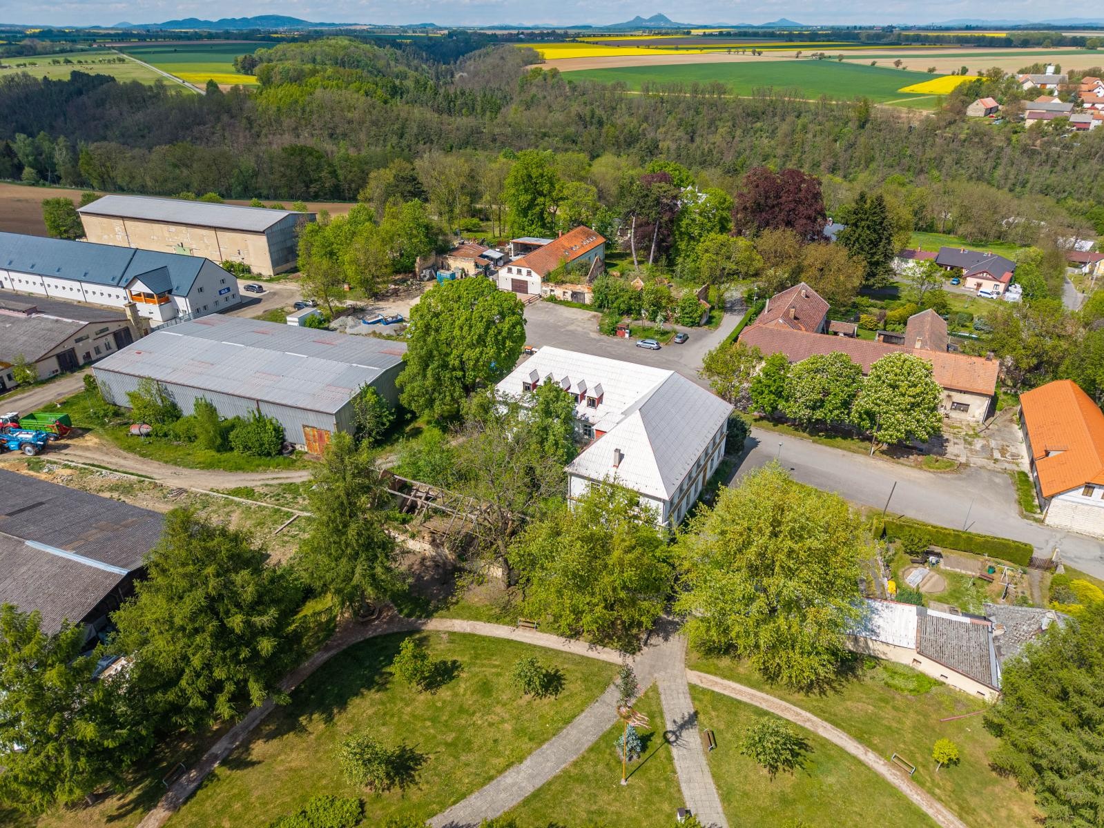 Činžovní dům, 3 000 m²
