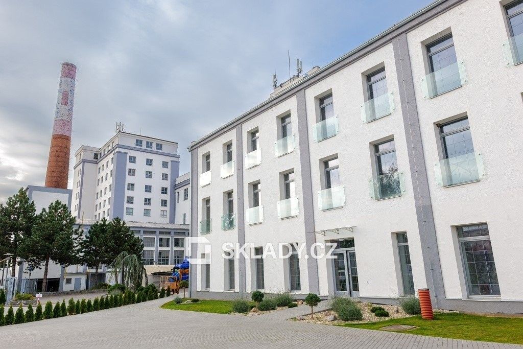 Sklady, Hrušovany u Brna, 350 m²