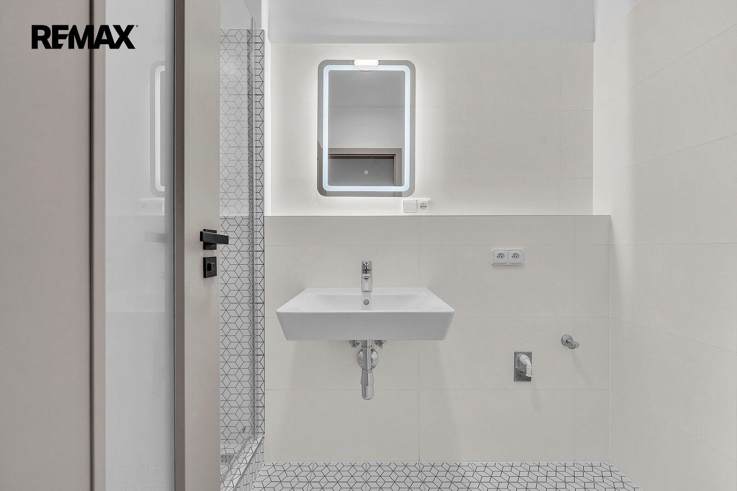 Pronájem byt 1+kk - Milovice - Mladá, okres Nymburk, Středočeský kraj, 24 m² - 2