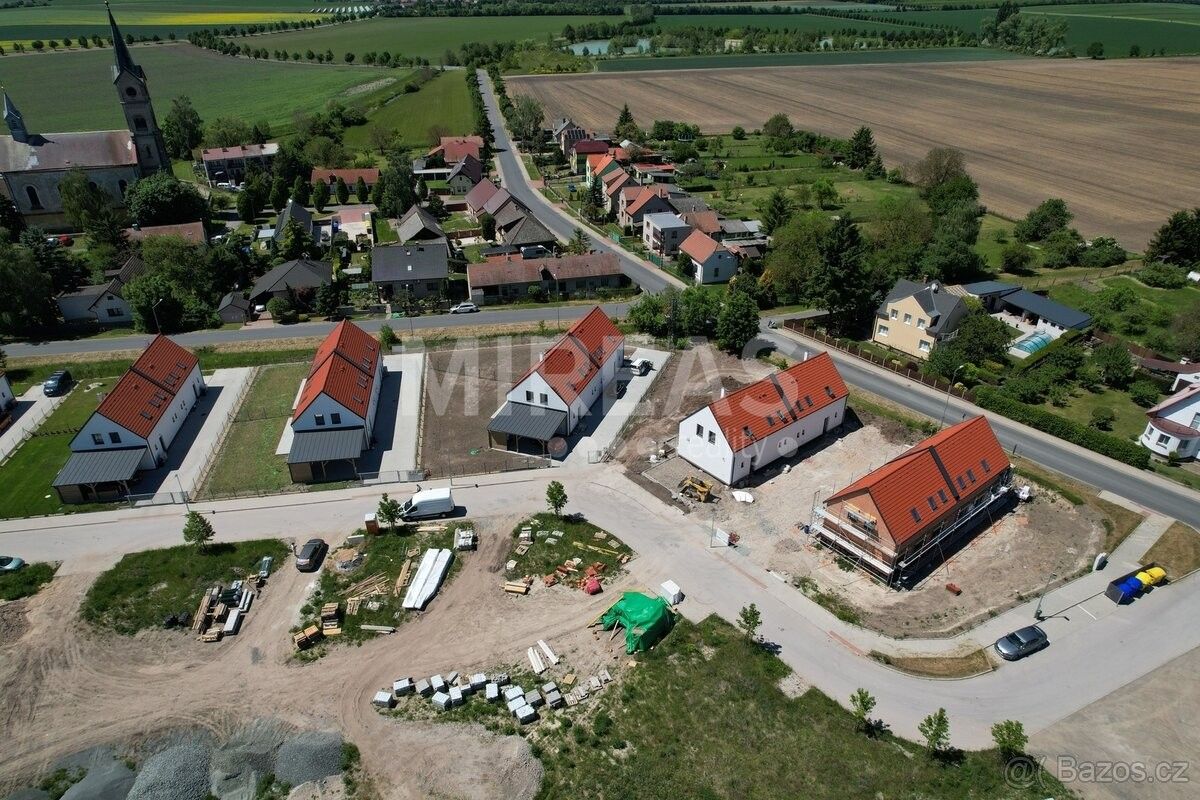 Rodinné domy, Nymburk, 288 02 - 1