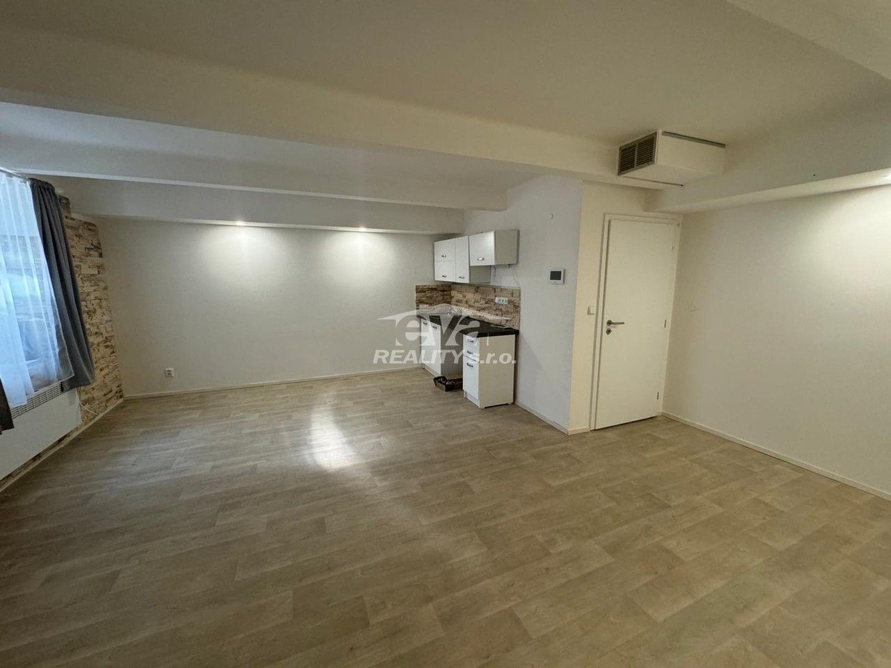 Kancelář · 46 m² · Malá Plynární, Praha - 4