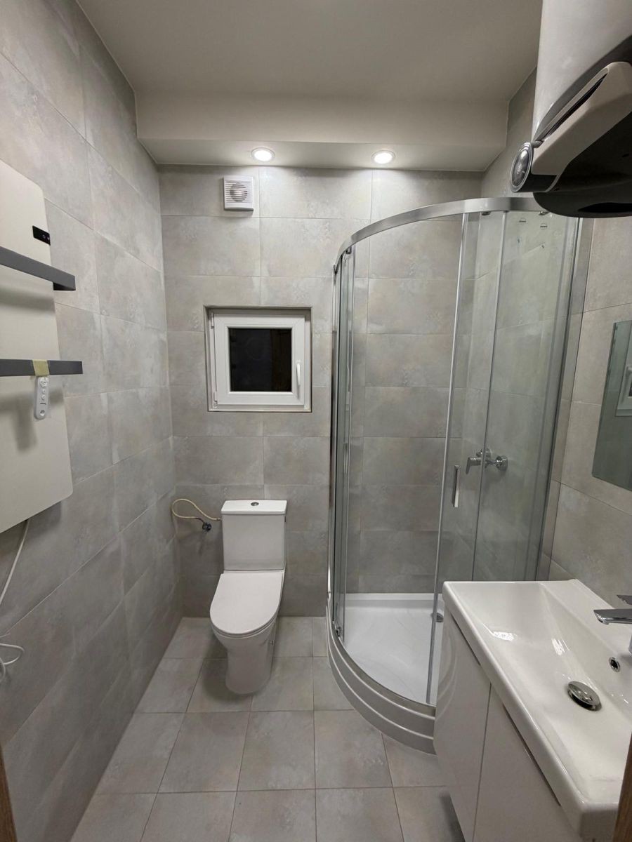 Pronájem byt 2+kk - 28. pluku, Praha - Vršovice, 54 m² - 5