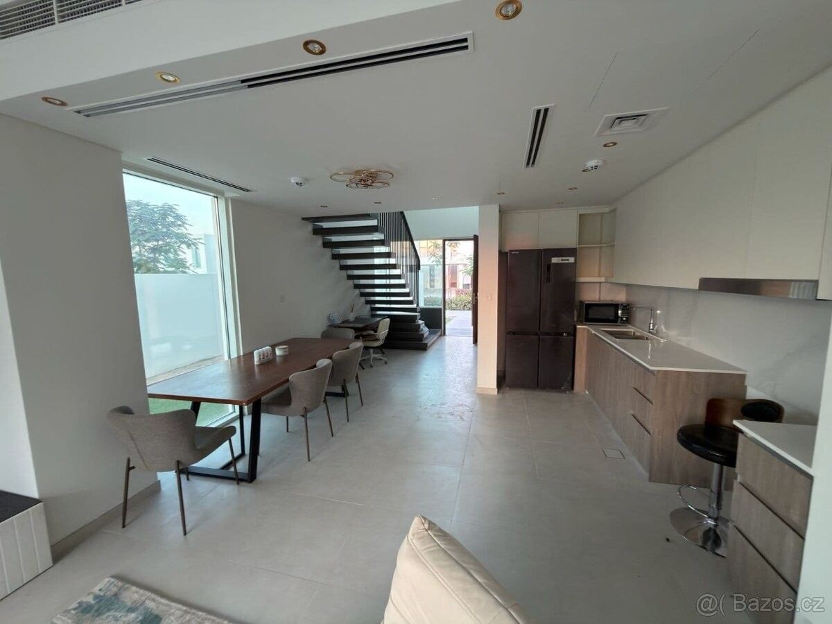 Byty, 987 66, Zahraničí