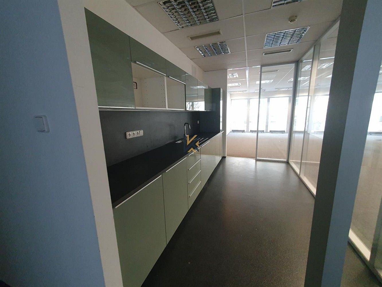 Pronájem kancelář - Praha - Karlín, okres Praha 8, Hlavní město Praha, 321 m² - 5