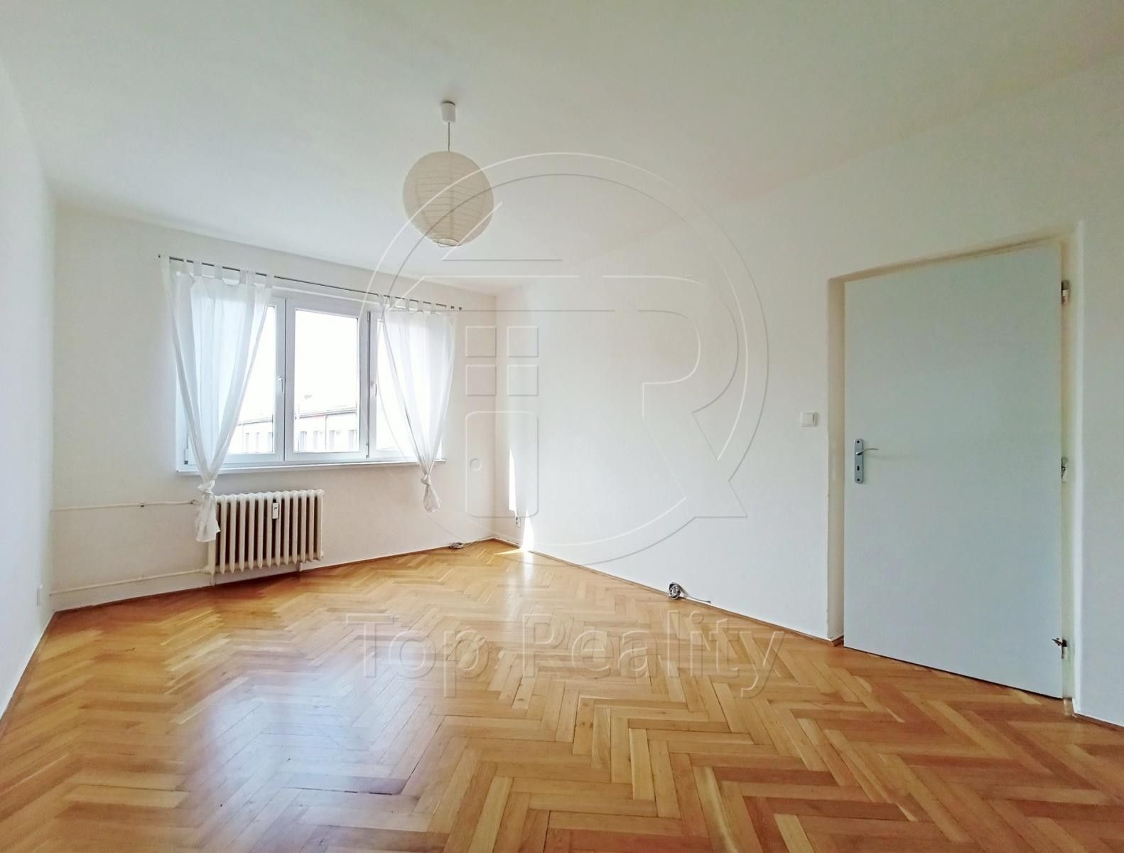 Pronájem byt 2+1 - Husova, Nová Role, 58 m²