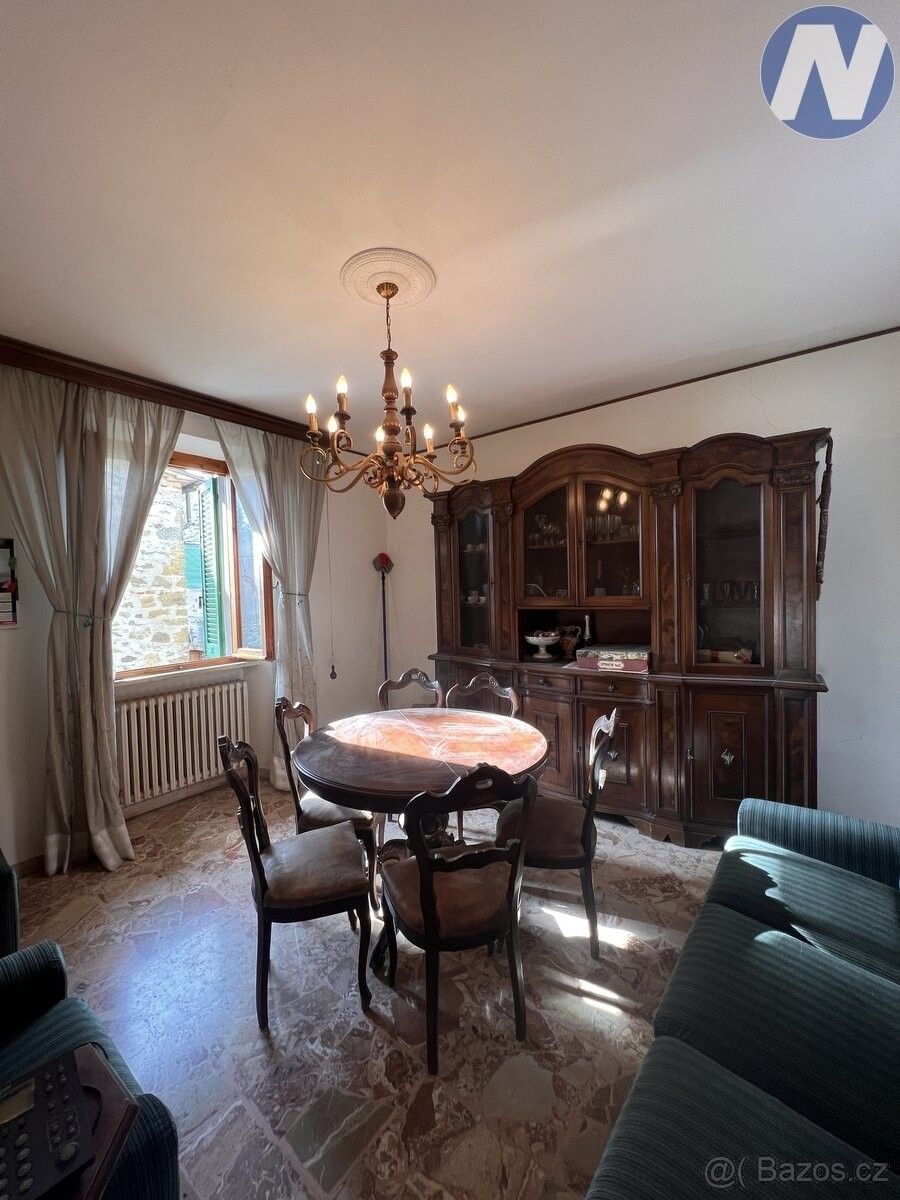 Rodinné domy, 987 66, Zahraničí