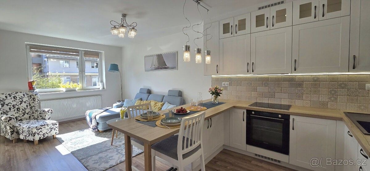 Byty, Praha, 190 00