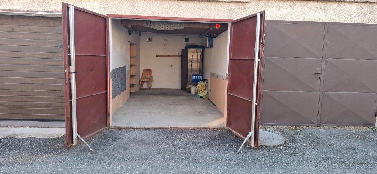 Garáže, Mohelno, 675 75