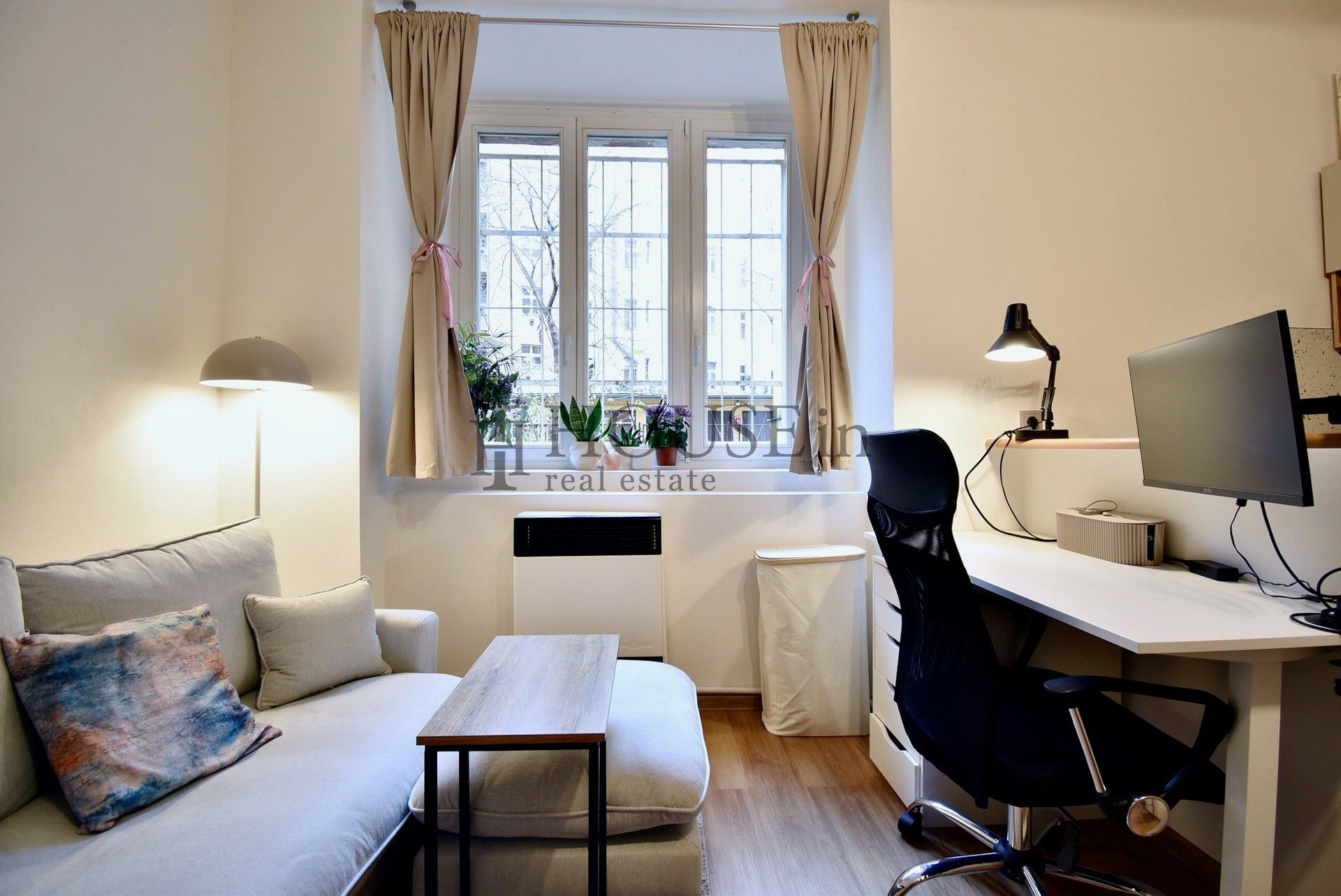 Pronájem byt 1+kk - Sportovní, Praha, 27 m²