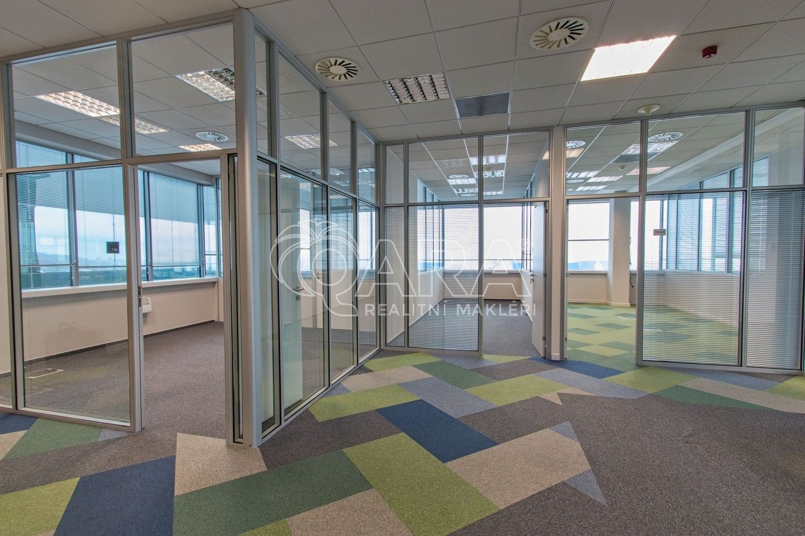 Pronájem kancelář - Türkova, Praha, 500 m²