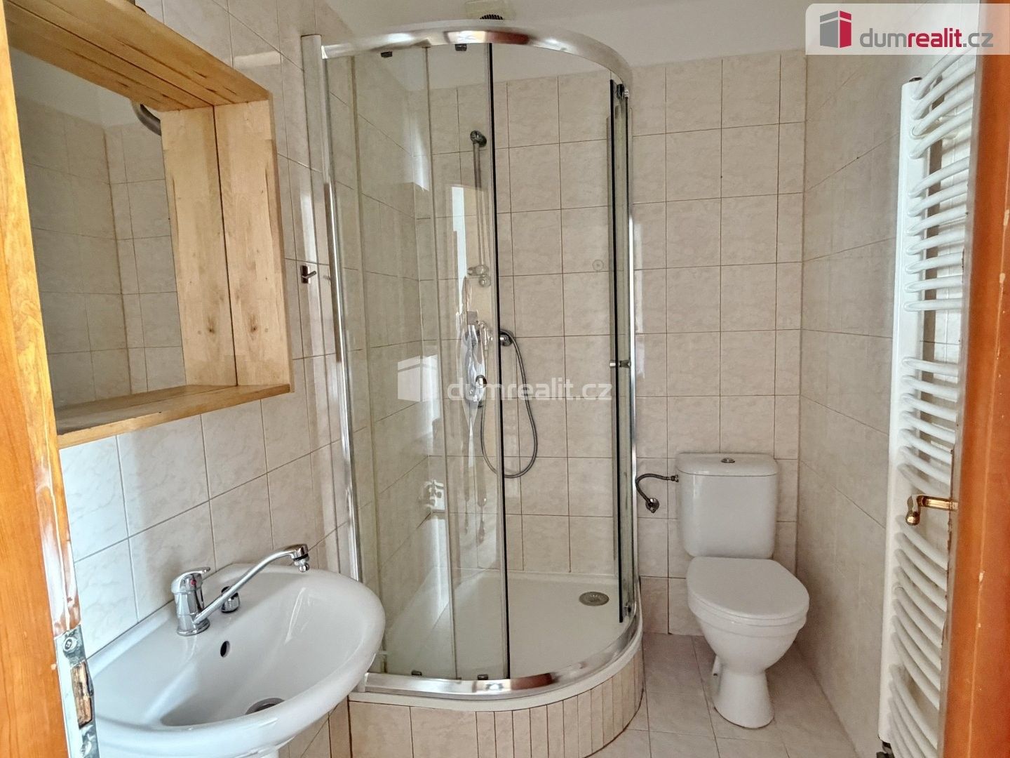 Ubytovací zařízení · 85 m² · Donská, Praha - 3