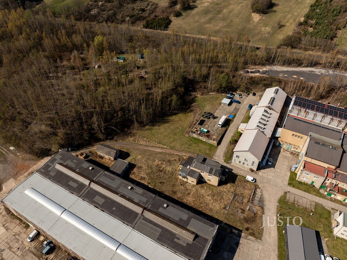 Komerční pozemek, 1 688 m²