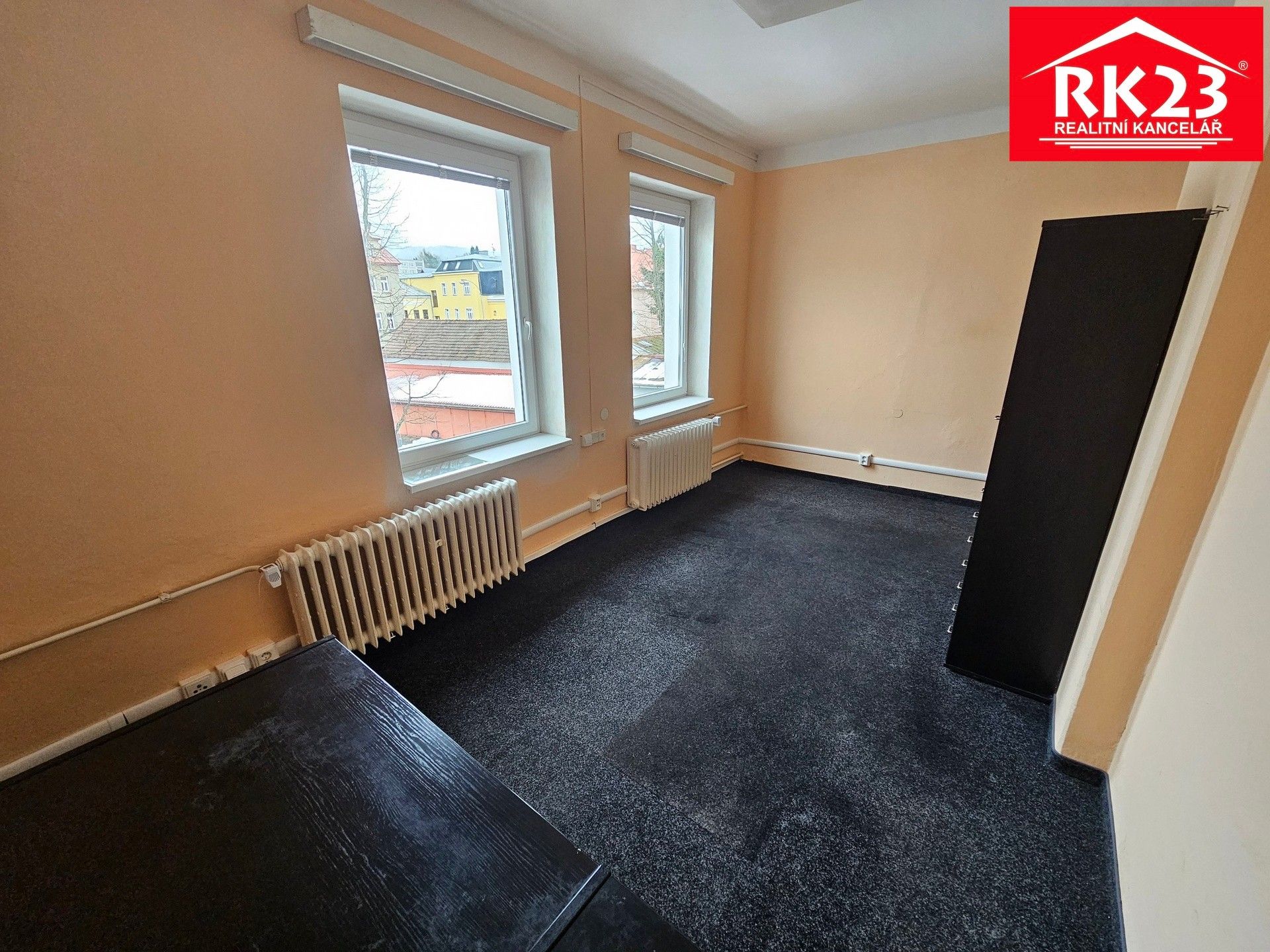 Kanceláře, Nádražní náměstí, Mariánské Lázně, 16 m²