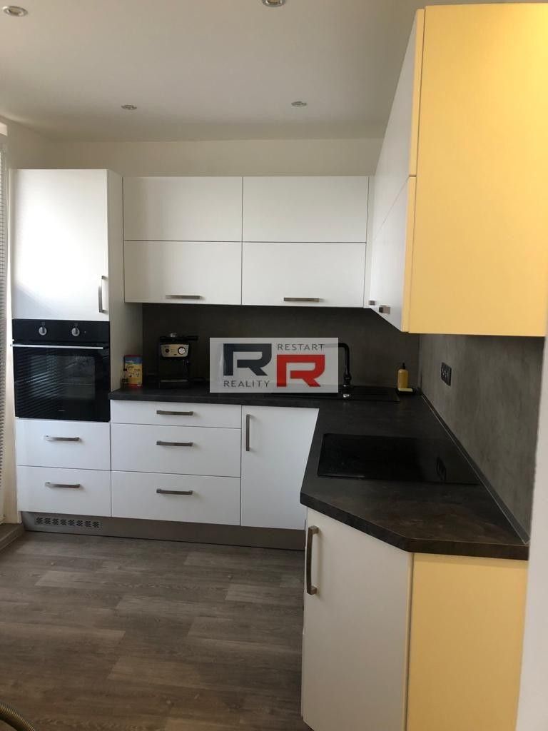 Pronájem byt 1+1 - Pionýrská, Olomouc, 45 m²