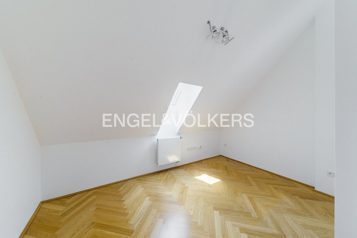 Pronájem byt 4+kk - Římská 1198, Praha Vinohrady, 168 m² - 5