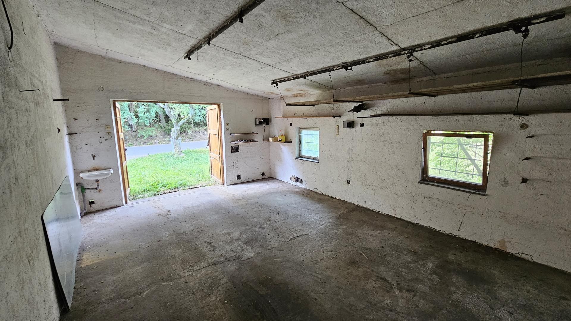 Garáže, Podlesí, 35 m² - 2