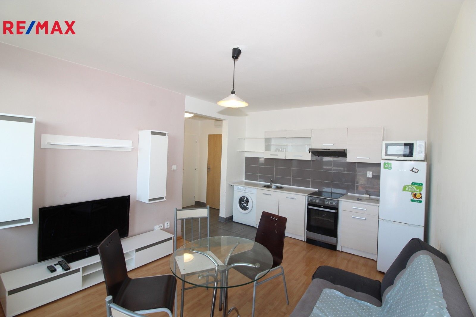 2+kk, Jabloňová 2136, Praha, 36 m²