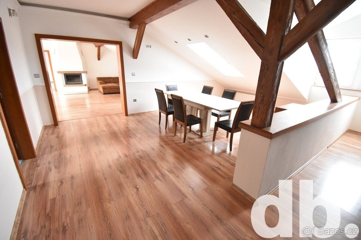 Pronájem byt - Karlovy Vary, 360 01