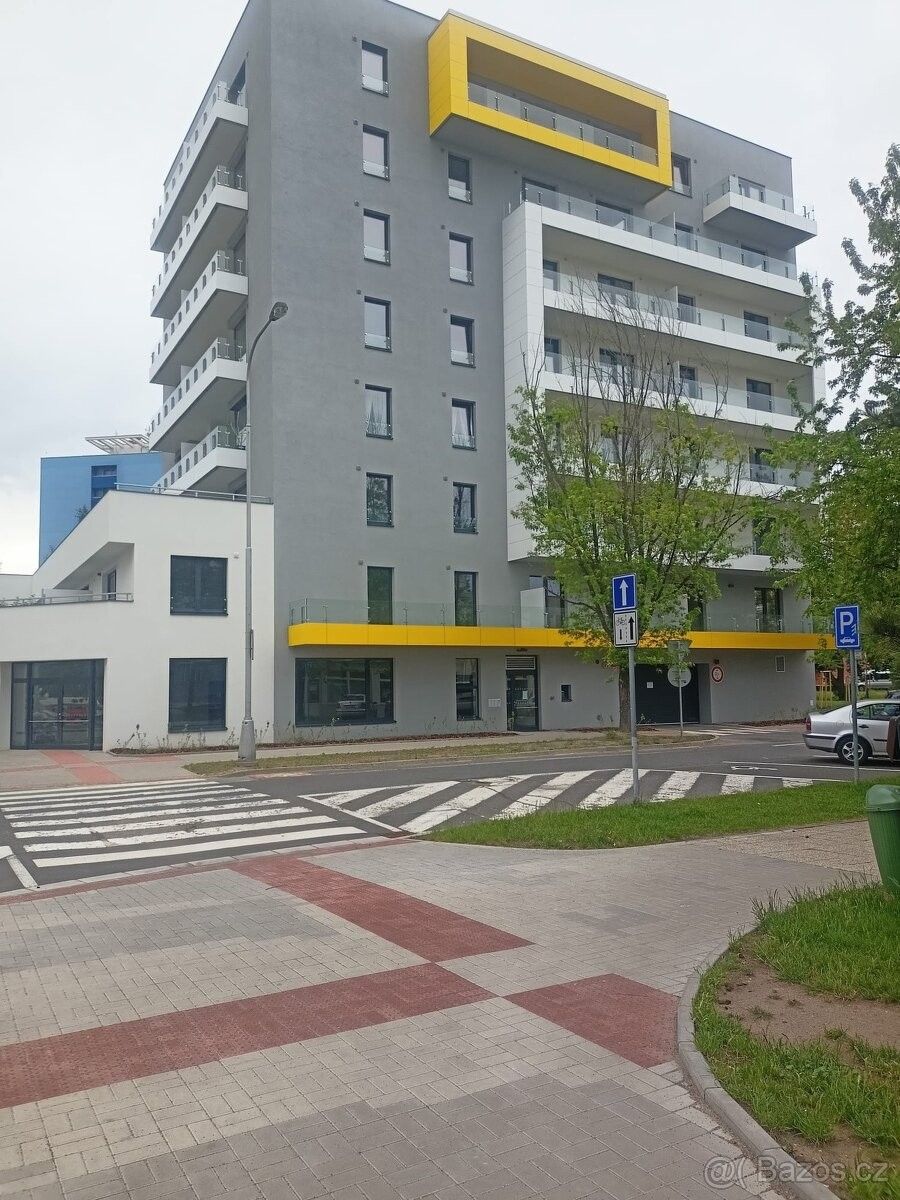Garáže, Hradec Králové, 503 41