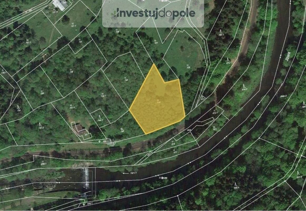 Louky, Poniklá, 2 800 m²