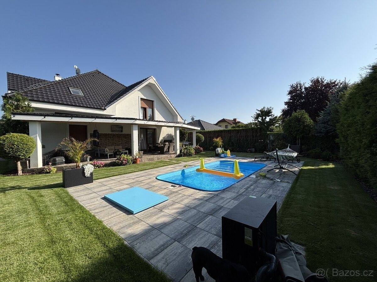 Prodej rodinný dům - Dobročovice, 250 82