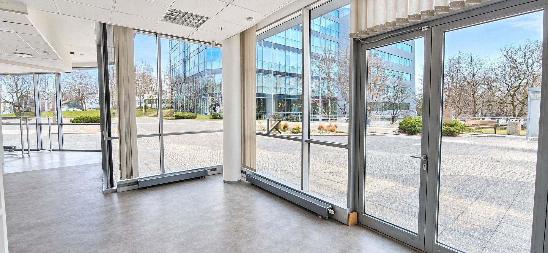 Obchodní prostory · 291 m² · Praha - Holešovice, okres Praha 7, Hlavní město Praha - 3