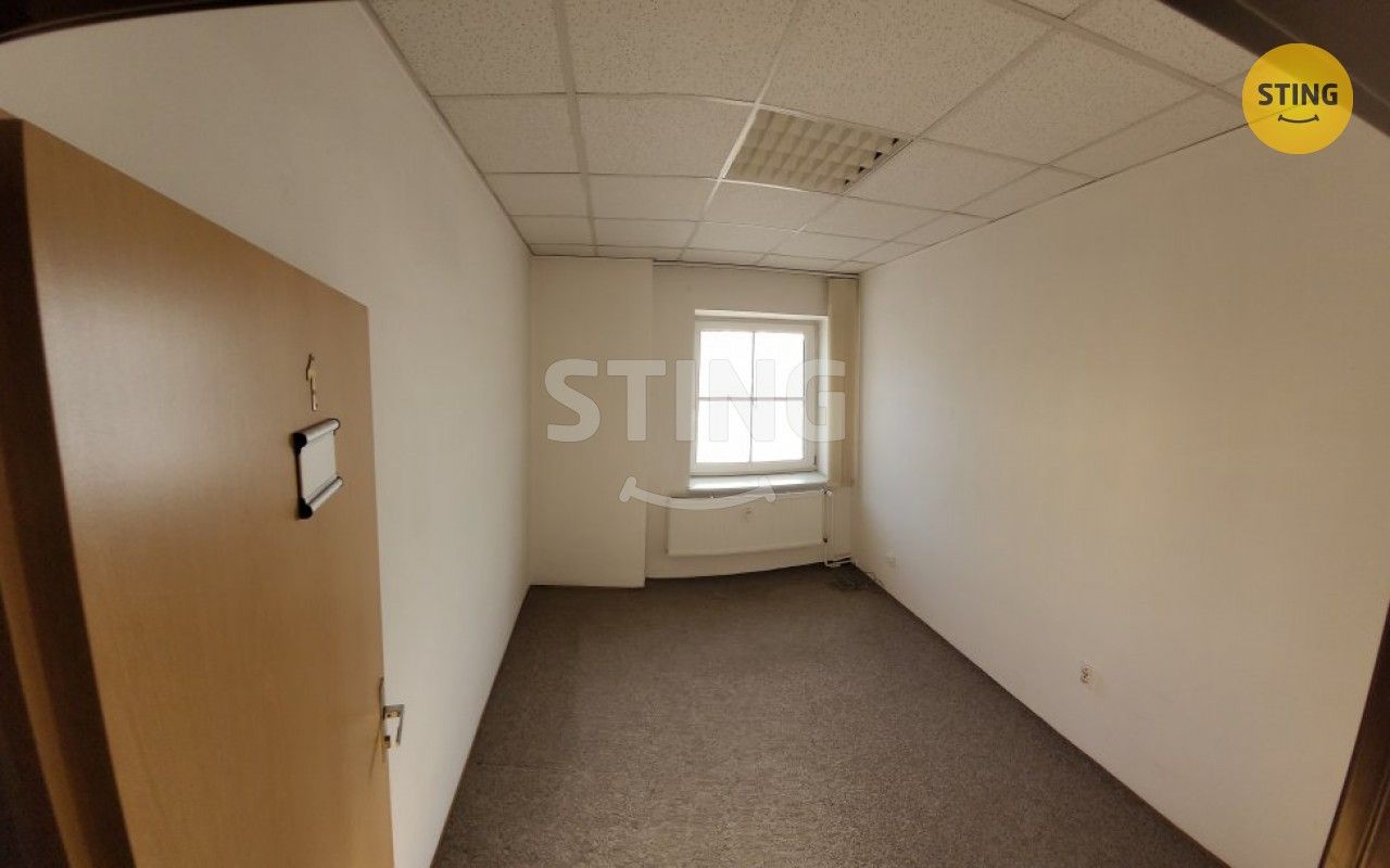 Kanceláře, nám. Míru, Třinec, 10 m²