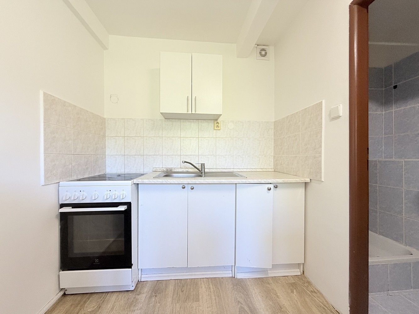 Byt 2+1 · 50 m² · Na koupaliště, Praha 10 - Benice - 3
