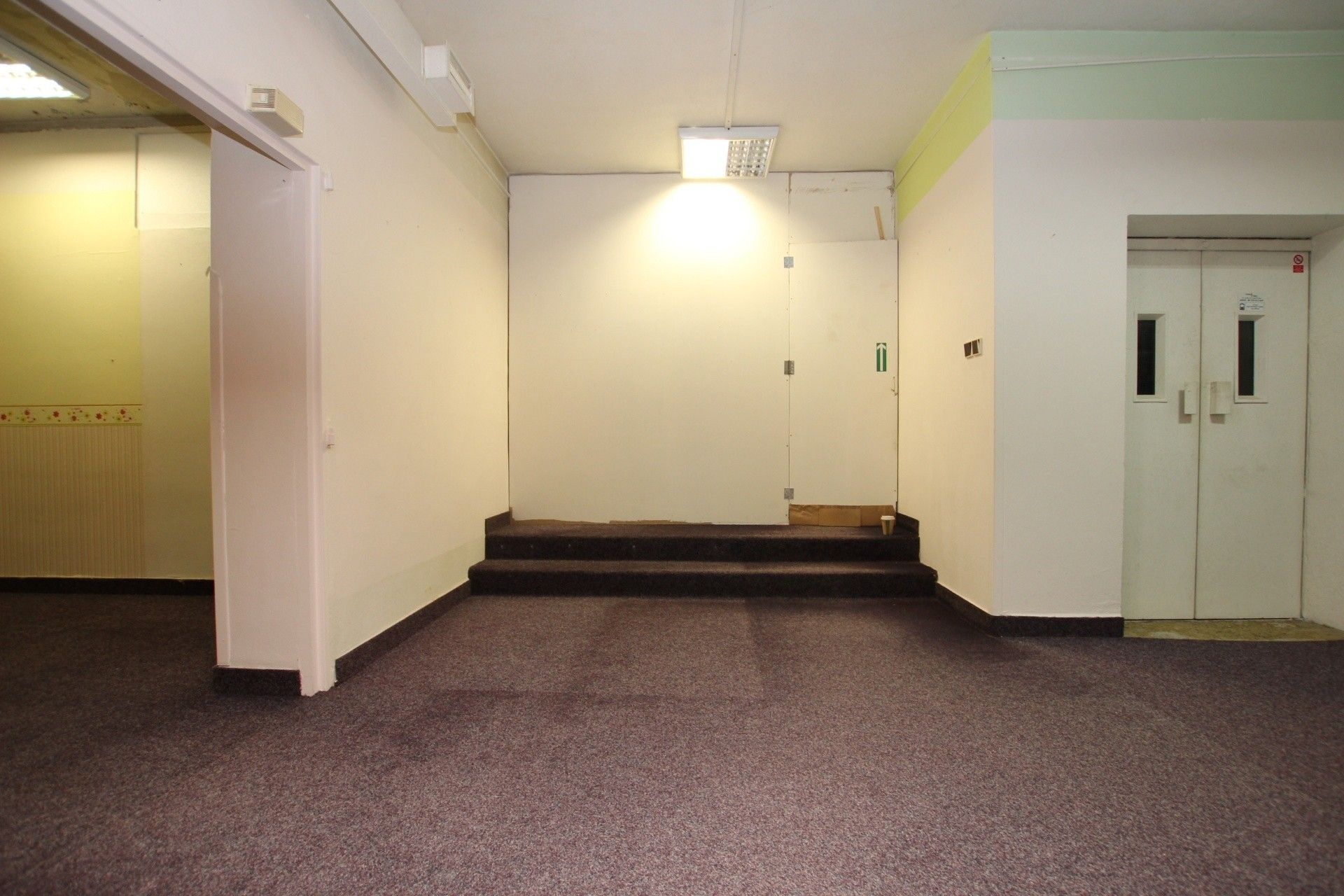 Pronájem sklad - nám. F. Křižíka, Tábor, 100 m²