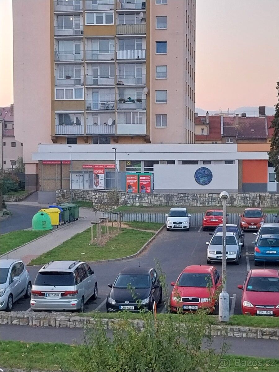 Obchodní prostory, Chomutov, 430 01