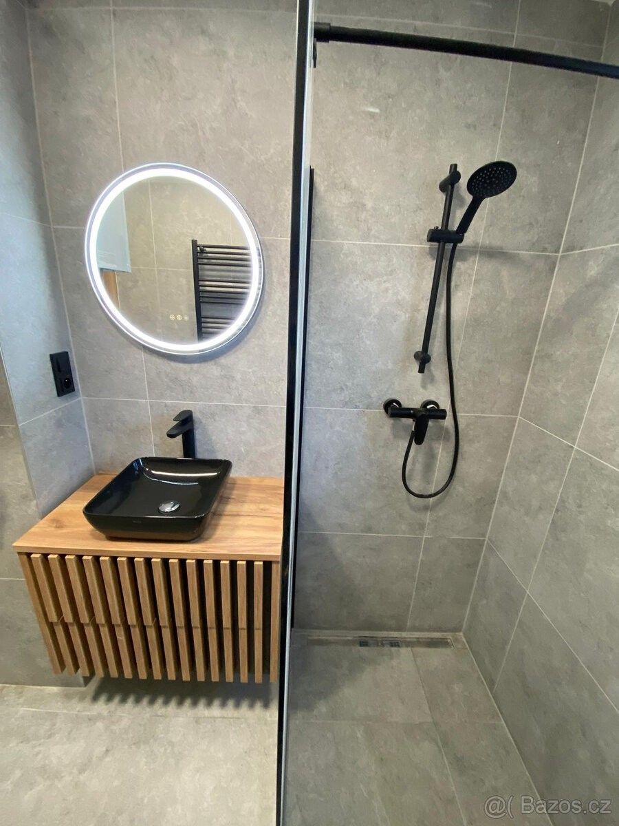 Byty, Karolinka, 756 05